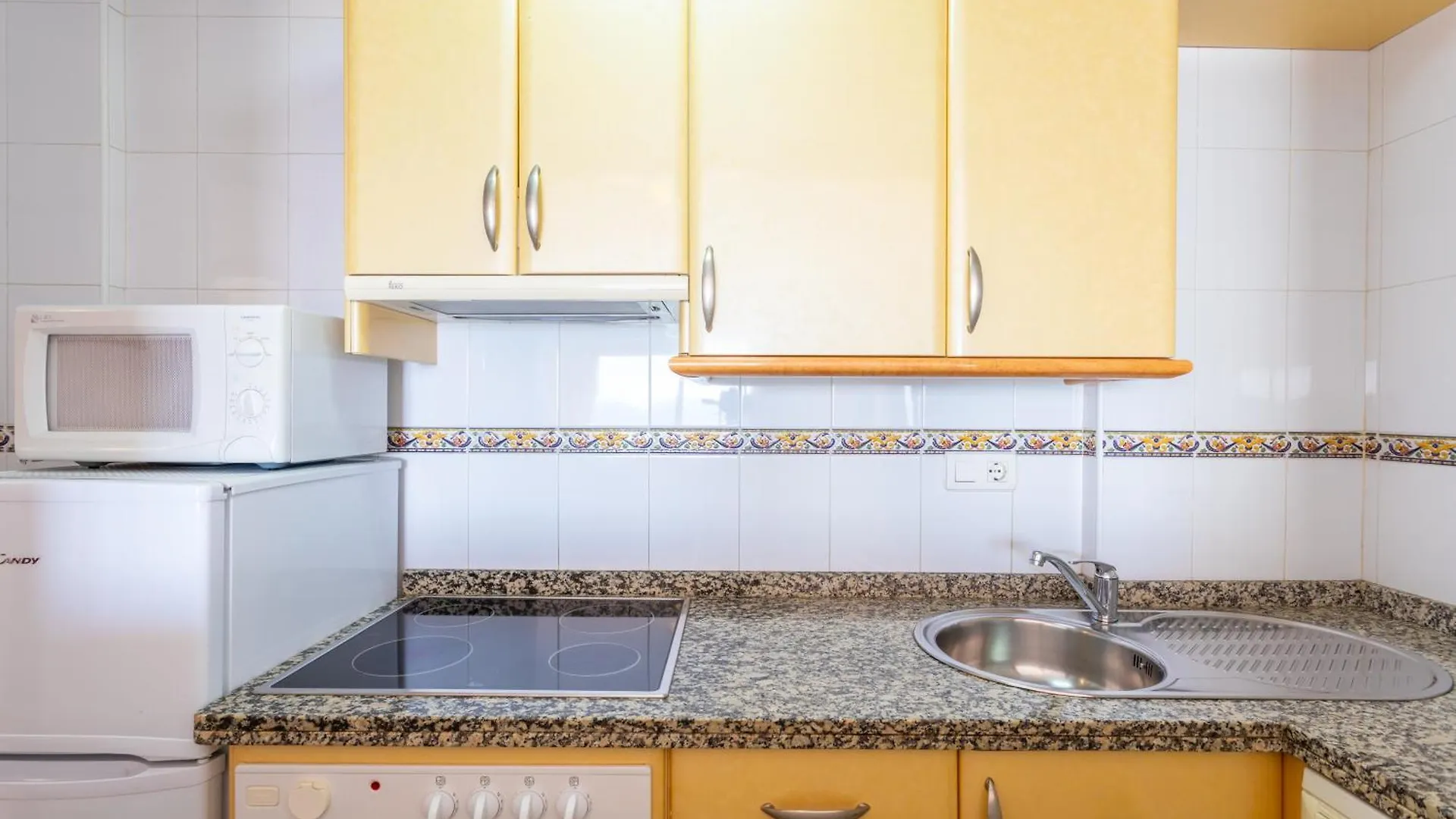 아파트 Apartamentos Solset 네르하