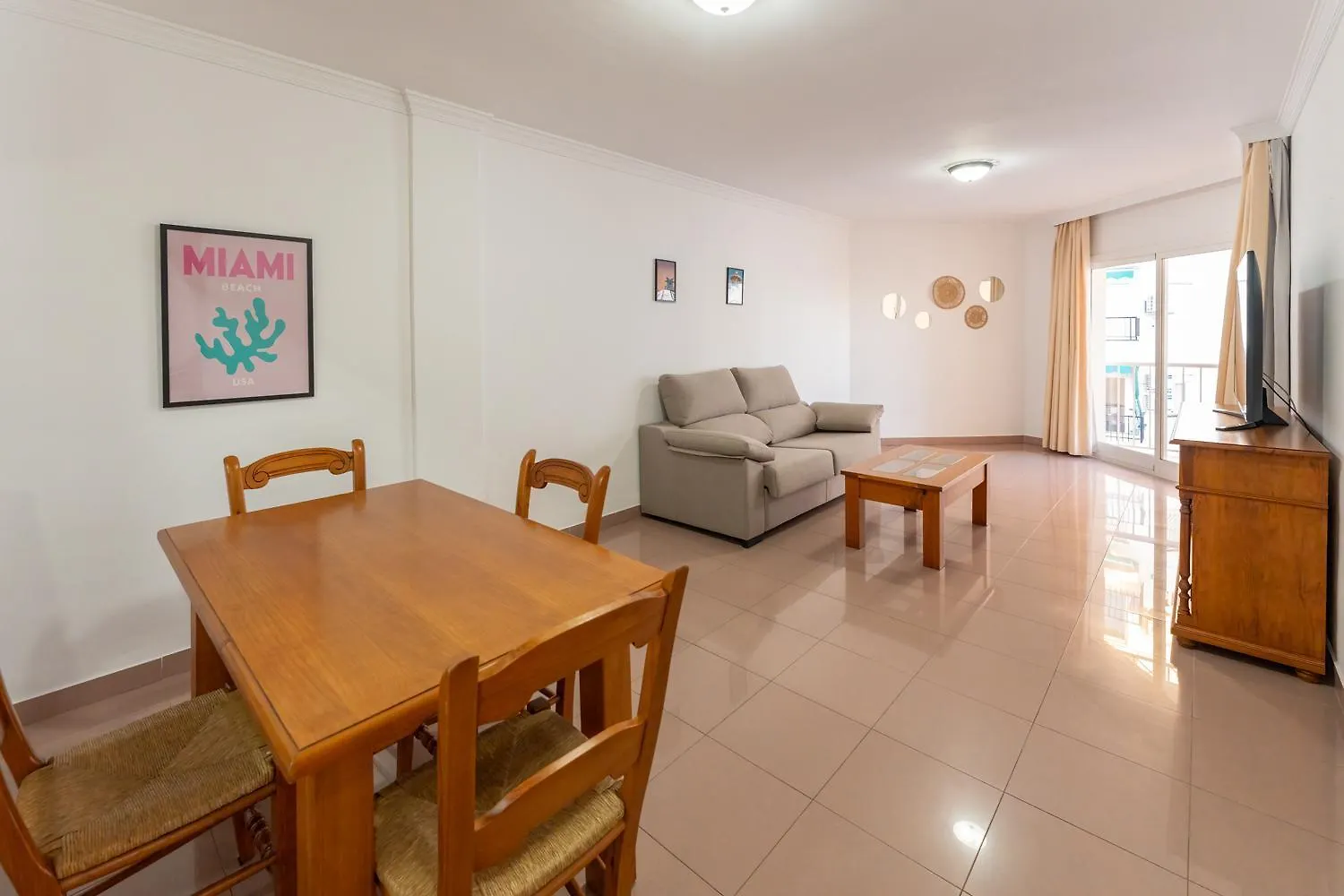 아파트 Apartamentos Solset 네르하