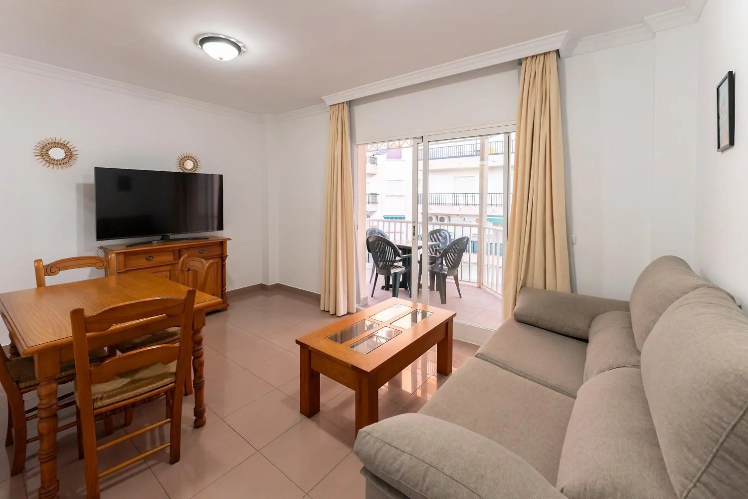 Apartamentos Solset 네르하