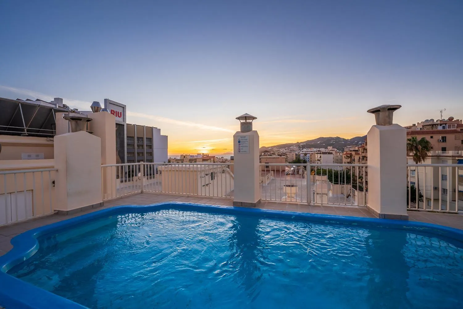 Apartamentos Solset 네르하